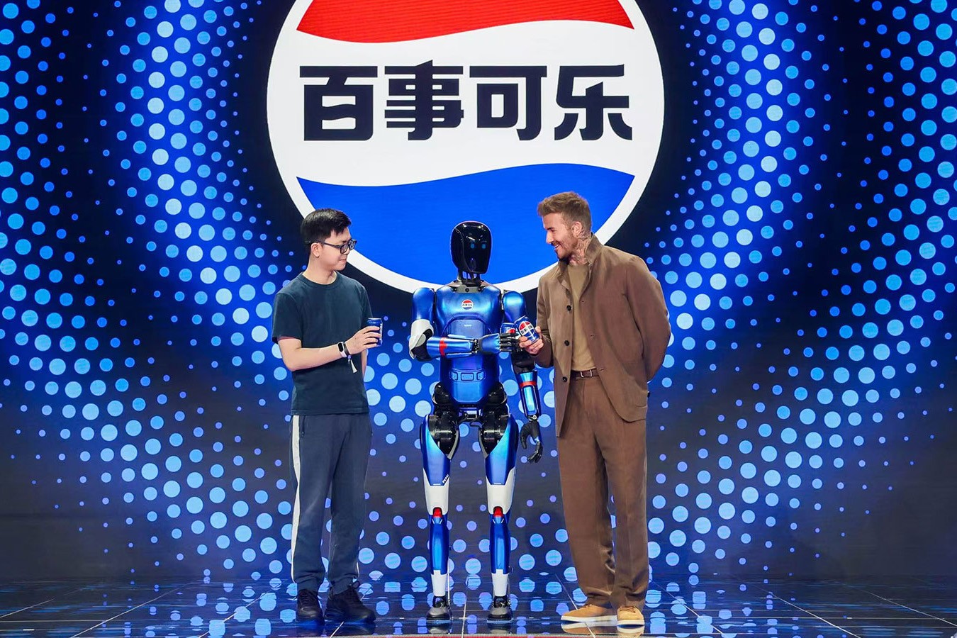 OD电竞机器人携手百事中国共创“百事蓝宝” 共燃渴望新章